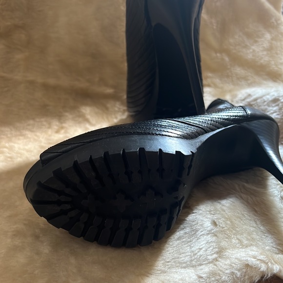 Levity open toe, heeled booties - Picture 6 of 9